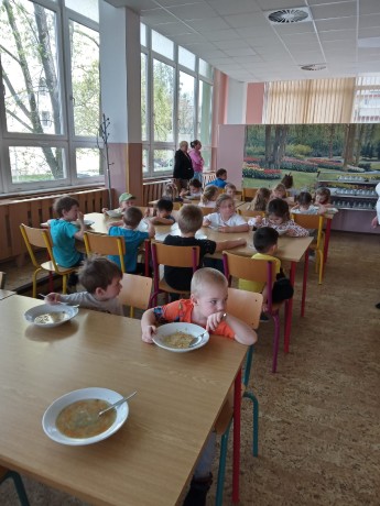 Oběd ve školní jídelně 3.ZŠ - opět velká dobrota!