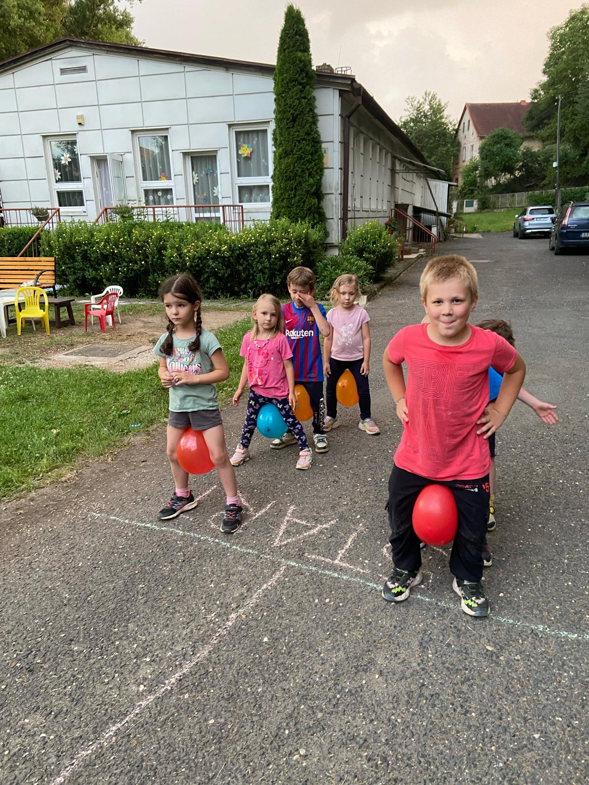 Připraveni na soutěž s balonky